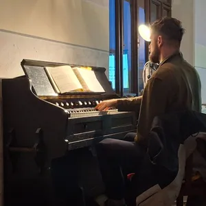 Prednáška o sestrách Royových